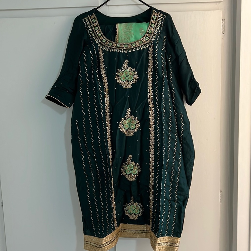 Salwar suit